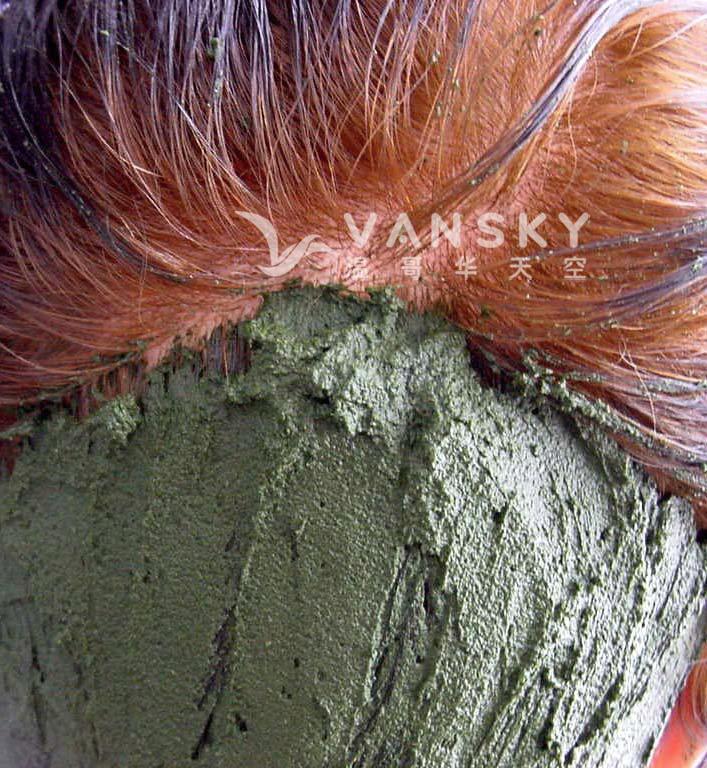 251210105147_Indigo paste on hennaed hair.jpg